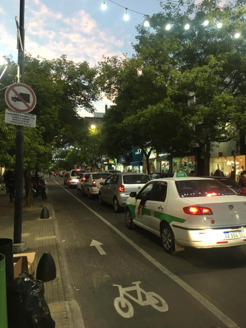 Apartamento Av Kennedy Y Cervino A Metros Embajada Eeuu Buenos Aires Esterno foto