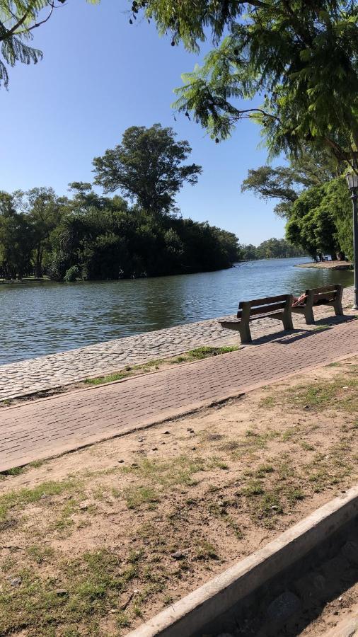 Apartamento Av Kennedy Y Cervino A Metros Embajada Eeuu Buenos Aires Esterno foto